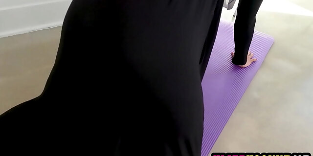 blowjob,petite,pov,sex,teen,train,workout